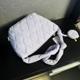 tui-tim-deo-cheo-chan-bong-starbucks-xuat