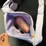 tui-tim-deo-cheo-chan-bong-starbucks-xuat