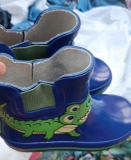 hang-loi-nhe-ung-di-mua-chong-truot-cho-be