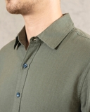 ÁO SƠ MI NAM LINEN TAY DÀI MÀU RÊU SM4825T5