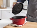 Nồi gang đúc Staub Cocotte Ronde (Màu Đỏ) 28 cm
