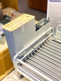 Kệ úp bát đĩa đa năng MEMBER’S MARK Aluminum Dish Rack có giá úp cốc & cắm dao, màu xám