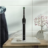 Bàn chải đánh răng điện Oral-B PRO 1 750 Black Edition