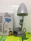 Đèn học Protex PR011