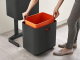 Thùng rác 2 ngăn Joseph Joseph 30106 Totem Max 60L màu đen carbon