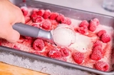 Muôi múc kem KitchenAid KAS117OHCGG màu xám than