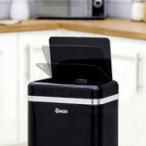 Thùng rác cảm ứng 45L SWAN màu đen