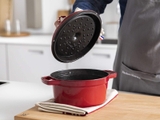 Nồi gang STAUB COCOTTE CHE 24CM màu đỏ