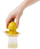 Dụng cụ vắt chanh OXO có vạch đo dung tích