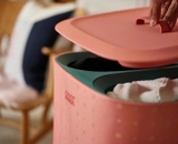 Giỏ đựng quần áo 2 ngăn có quai xách Joseph Joseph 50026 Tota 60L màu cam chấm bi