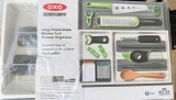 KHAY ĐỰNG DỤNG CỤ NHÀ BẾP OXO Good Grips