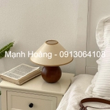 Đèn bàn chân gỗ tròn
