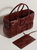 Túi BV Medium Arco Pleated Tote