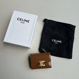 Ví Ce/li/ne Small Flap Wallet Triomphe