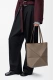 Túi LW Medium Puzzle Fold Tote - Grained Calfskin