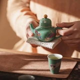 Bộ bình trà 3 ly sứ in kỳ lân