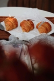 Nến thơm hình bánh croissant
