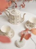 Bộ bình trà 2 ly, 2 dĩa sứ hoạ tiết khu vườn kiểu Âu