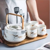 Bộ bình trà 4 ly sứ họa tiết marble kèm khay gỗ