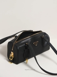 Túi P/ra/da Medium Leather Top Handle Padlock