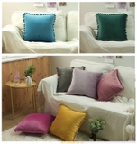 Vỏ gối vuông sofa nhung pom pom 45x45 cm