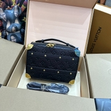 Túi đeo chéo Clutch Louis Vuitton LV Bag Handle Soft Trunk x NBA monogram khắc chìm size 22x16x6cm Like Auth on web fullbox bill thẻ