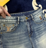 Quần Jean Louis Vuitton khuy vàng logo thêu nhiều họa tiết Like Auth 1-1 on web