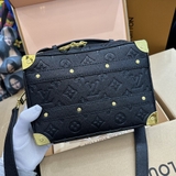 Túi đeo chéo Clutch Louis Vuitton LV Bag Handle Soft Trunk x NBA monogram khắc chìm size 22x16x6cm Like Auth on web fullbox bill thẻ