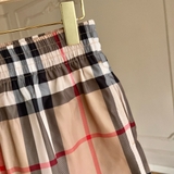 Quần short gió Burberry 2 lớp lót lưới kẻ sọc new 2024 Be Đen Đỏ Like Auth 1-1 on web