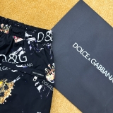 Quần short ngố đùi gió Dolce Gabbana DG họa tiết nhiều vương miện Like Auth 1-1 on web