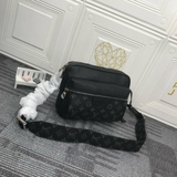 Túi đeo chéo Louis Vuitton Black Taiga Outdoor Messenger PM 2 tầng Đen Like Auth on web fullbox bill thẻ