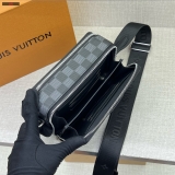 Túi hộp đeo chéo 2 khóa Louis Vuitton Wearable Wallet họa tiết Caro Like Auth on web fullbox bill thẻ