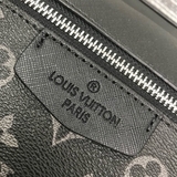 Túi đeo chéo Louis Vuitton Black Taiga Outdoor Messenger PM 2 tầng Đen Like Auth on web fullbox bill thẻ