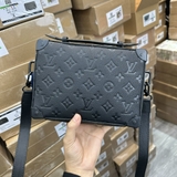 Túi đeo chéo Clutch Louis vuitton LV Bag Handle Soft Trunk vân hoa khắc chìm monogram 22x16x6cm Like Auth on web fullbox bill thẻ