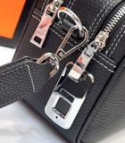 Túi đeo chéo Clutch Hermes Đen trơn mở khóa vân tay size 25x17cm Like Auth on web fullbox bill thẻ
