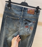 Quần Jean bò Dolce Gabbana Xanh rách gối họa tiết nhiều logo túi sau Like Auth 1-1 on web