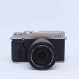 FujiFilm X-E2 + Kit 16-50mm