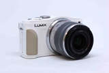 Máy ảnh Panasonic Lumix GF6 kèm ống kính 14-42mm F/3.5-5.6