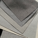 Rèm vải cao cấp tông ghi đậm kết hợp lớp voan trắng, mang đến vẻ đẹp hiện đại và sang trọng cho không gian phòng khách.