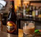 Rượu sữa Molly (tên đầy đủ: Molly's Irish Cream Liqueur)