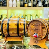 Trống rượu vang Santa Chilena.