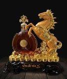 Rượu phong thủy Ngựa Tết 2026