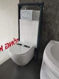 K6005T - Bồn cầu treo tường tét nước âm, thân sứ tròn, nút nhấn chữ nhật