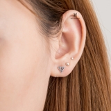 E STUD DOTTED TRIANGLE OXIDIZE