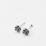 E STUD SMALL CURVE FLOWER OXIDIZE