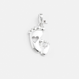P MOM AND CHILD FEET HEART AND GEM