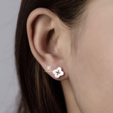 E STUD SMALL SPECIAL CLOVER MOTHER OF PEARL LINE