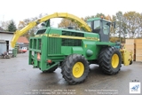 Máy băm ngô tự hành John Deere 6950