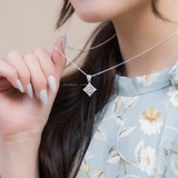 Dây chuyền bạc Việt Nam thoi họa tiết hoa