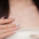 Dây chuyền bạc Việt Nam nguyệt quế đá giữa